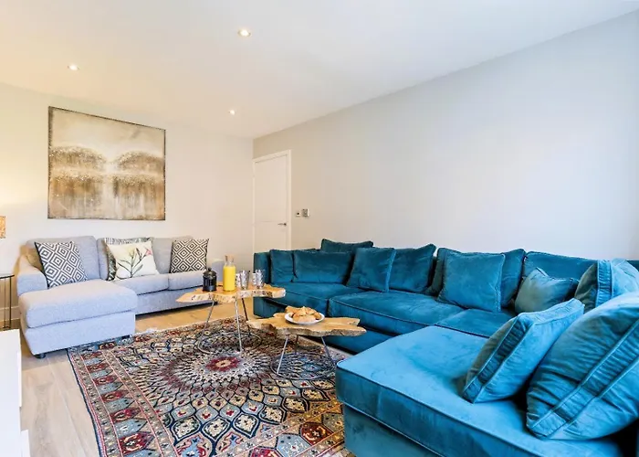 Luxury 5 Bed House With Hot Tub Nr Bicester Village