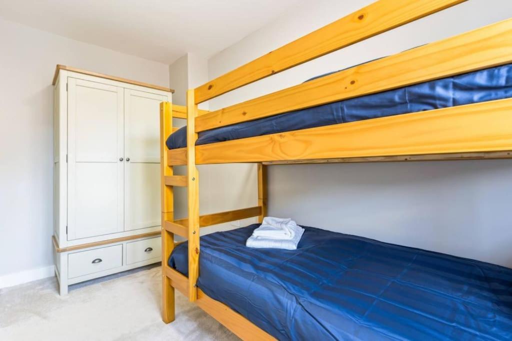 Luxury 5 Bed House With Hot Tub Nr Village *