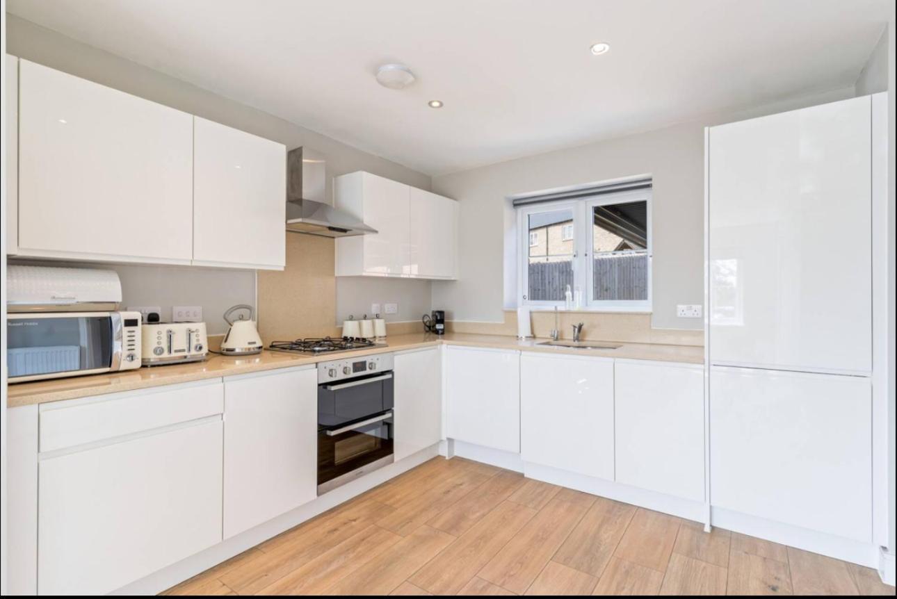 Holiday home Luxury 5 Bed House With Hot Tub Nr Village *