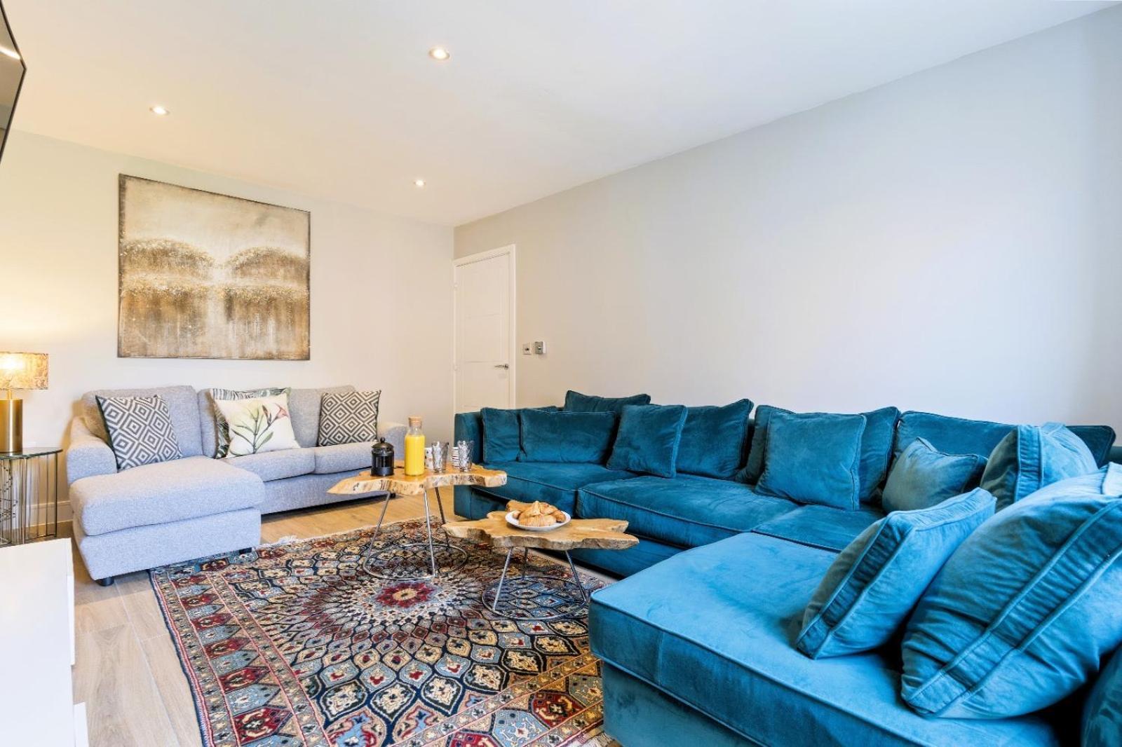Luxury 5 Bed House With Hot Tub Nr Village Holiday home *