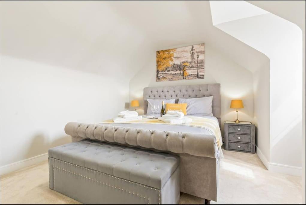 Holiday home Luxury 5 Bed House With Hot Tub Nr Village Bicester
