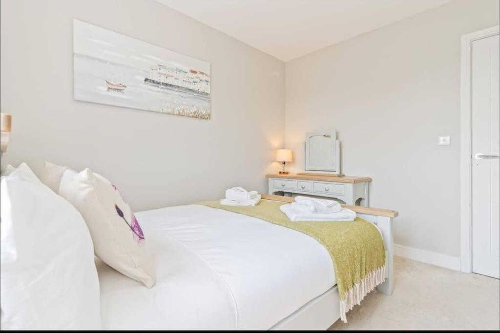 Luxury 5 Bed House With Hot Tub Nr Village