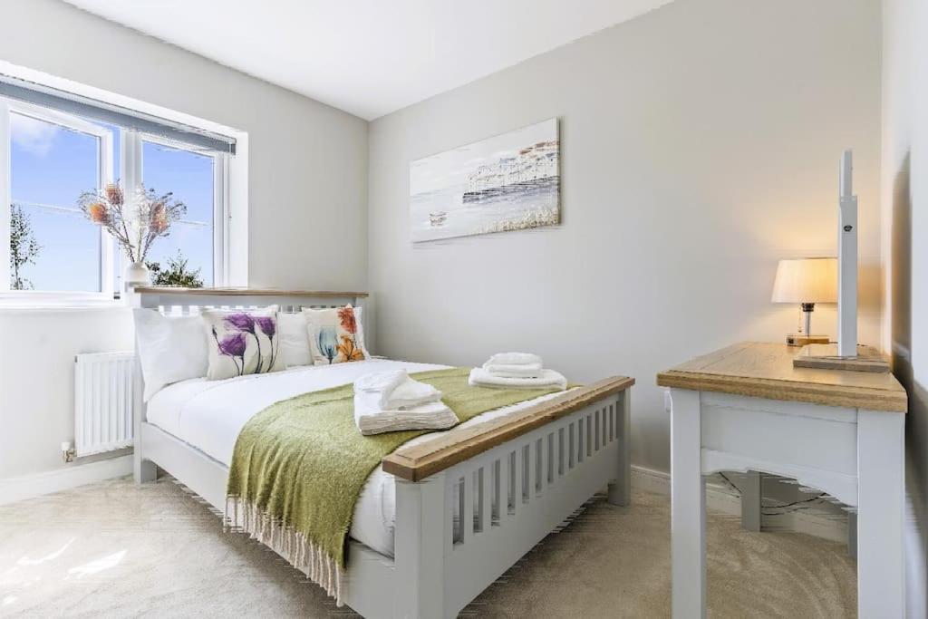 Luxury 5 Bed House With Hot Tub Nr Village *
