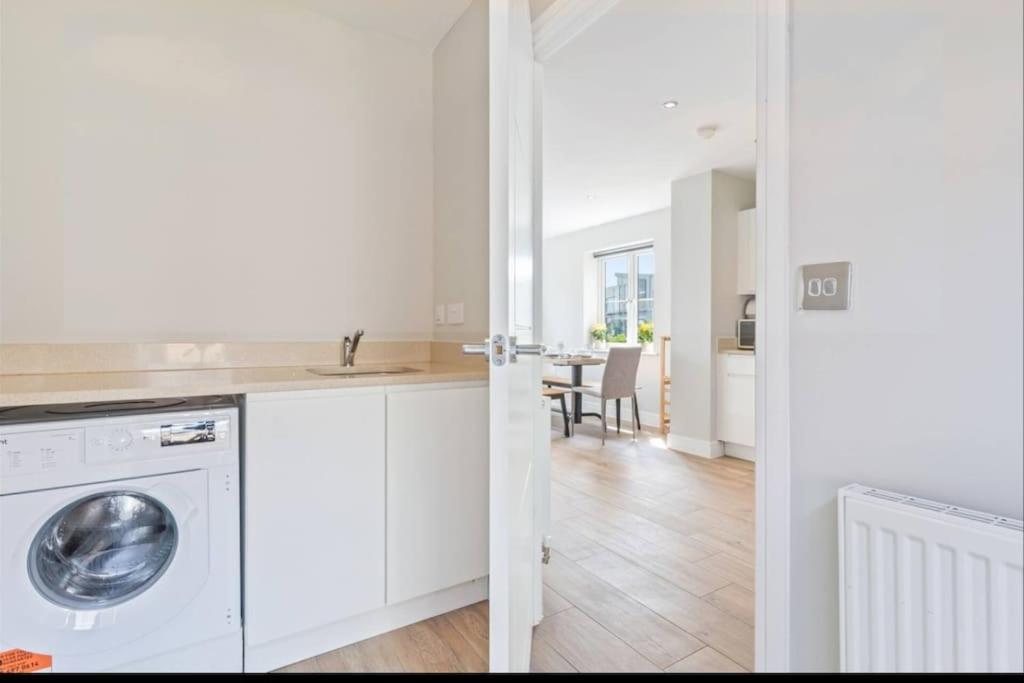 Luxury 5 Bed House With Hot Tub Nr Village Holiday home Bicester