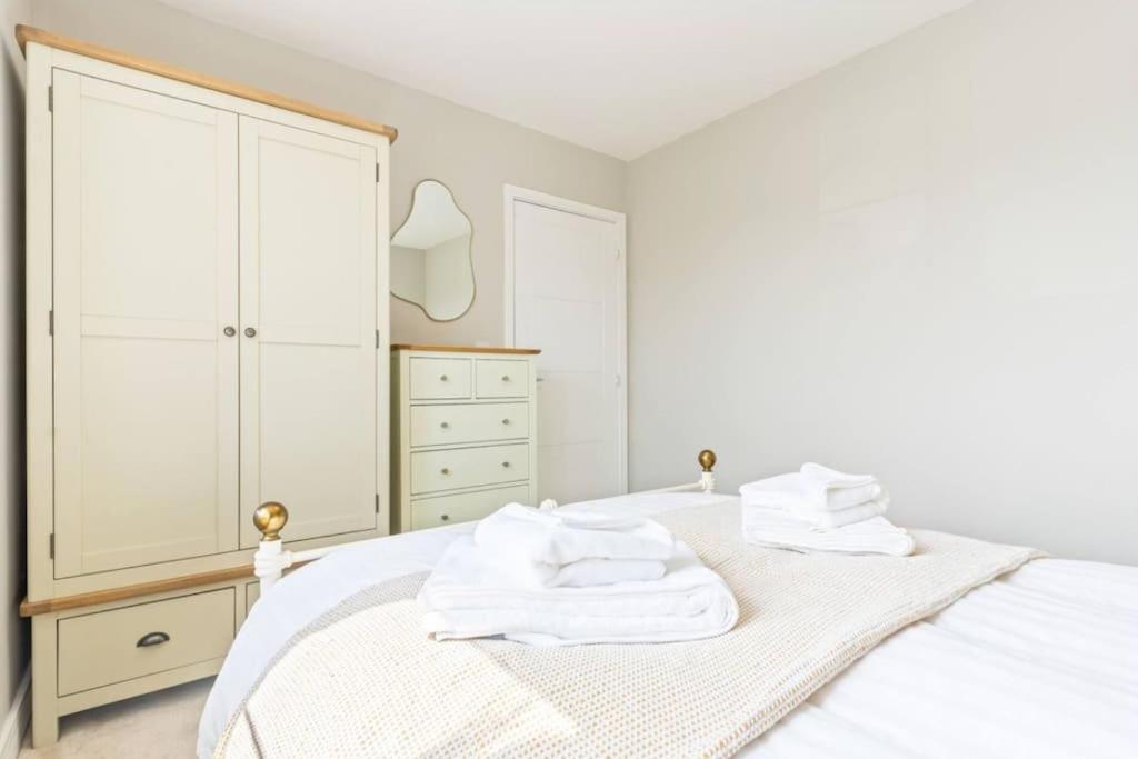 Holiday home Luxury 5 Bed House With Hot Tub Nr Village