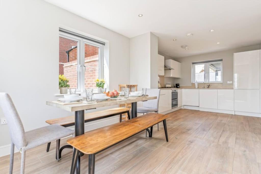 Luxury 5 Bed House With Hot Tub Nr Village
